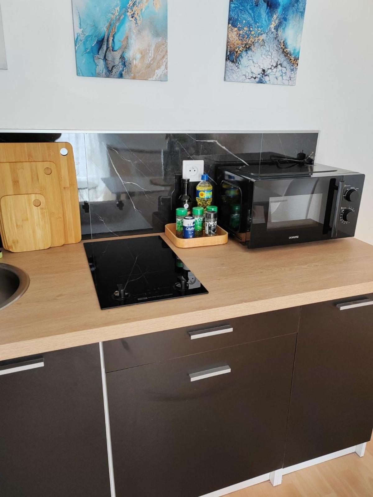 200 M - Rue Pietonne A 300 M - Jardin Apartment